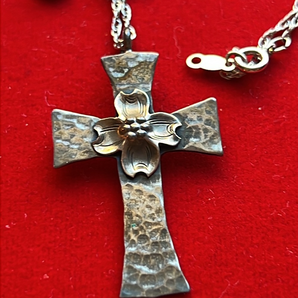 Sterling Silver Cross Necklace & Chain - Picture 3 of 7